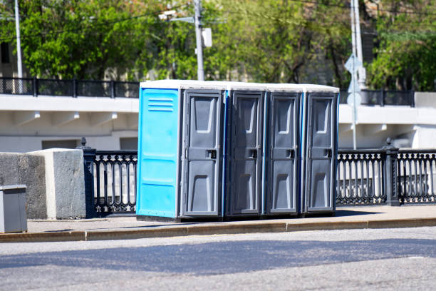 Porta potty delivery and setup in Albany, IN